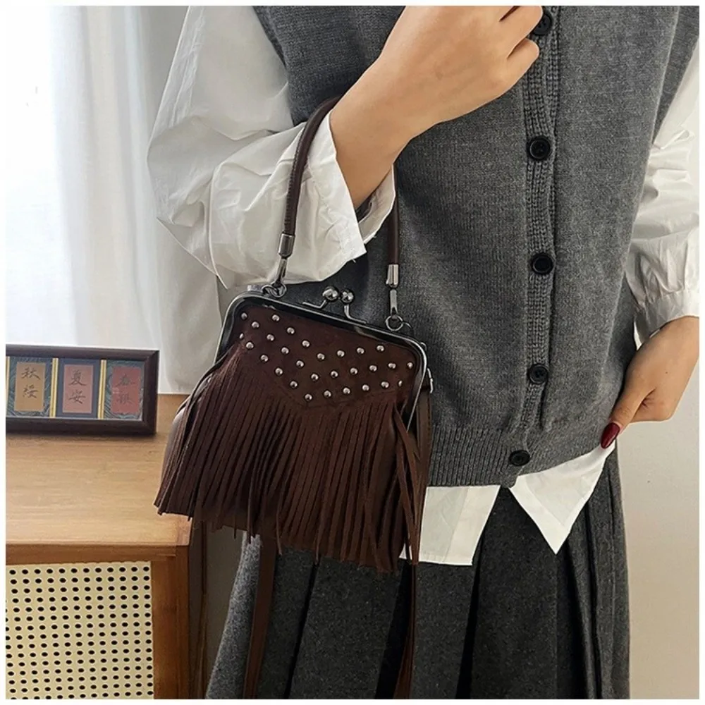Elegante Nieten-Umhängetasche mit Quasten, vielseitige Schultertasche, lässige Handtasche für Damen – Detail 2