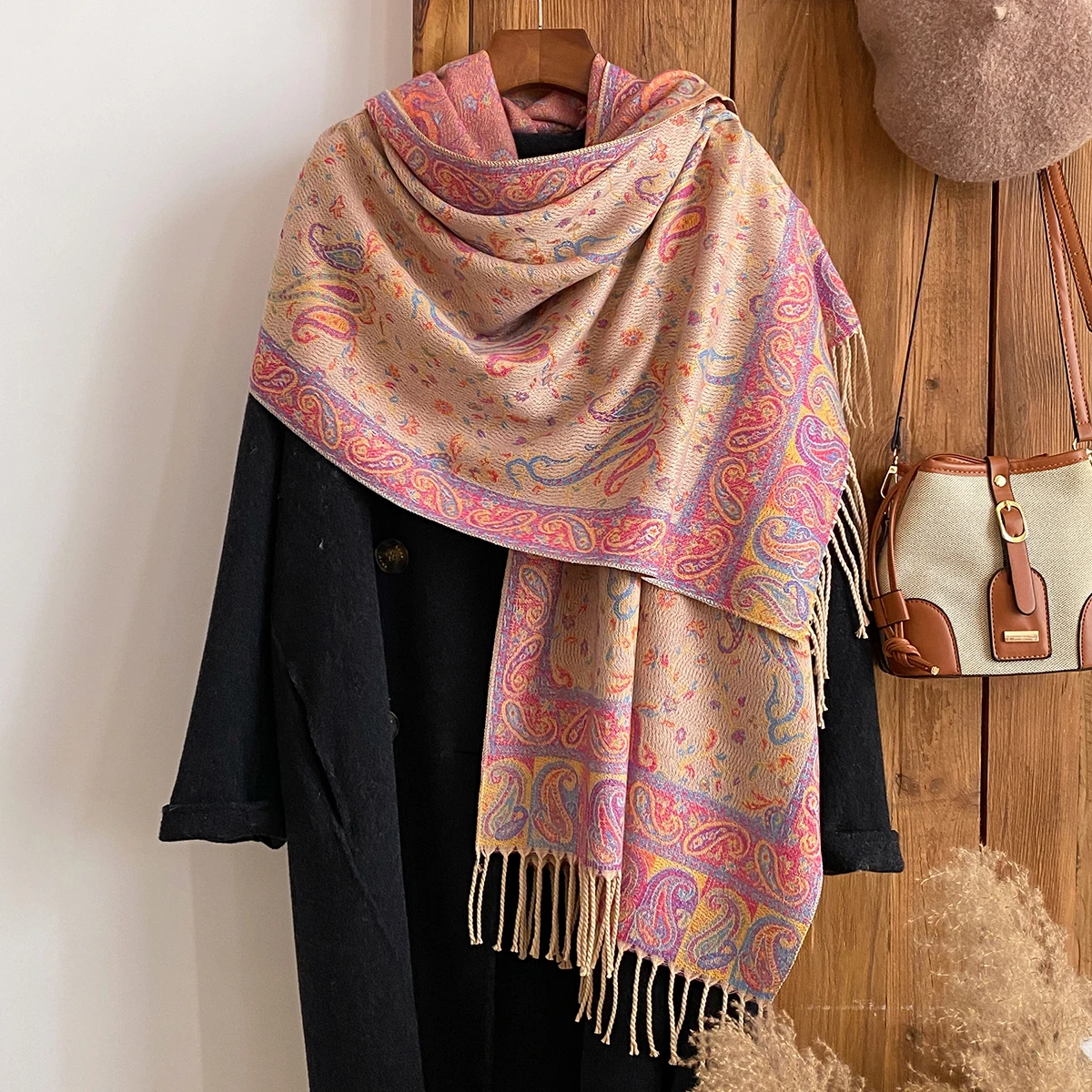 

2025 Winter New Brand National Style Paisley Design Thick Pashmina Warm Shawl Long Tassel Print Scarf Women Keep Warm Stoles