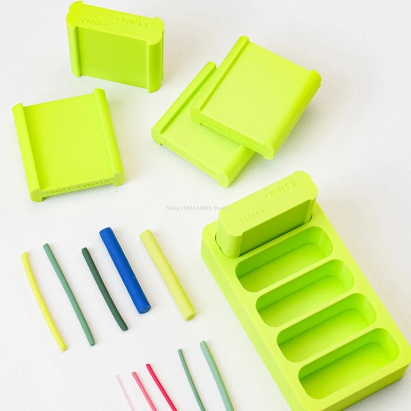 

Ultra-light Clay Manual Rolling Tool with Graduated Pressure Plate DIY Soft Clay Doll Hair Necklace Decoration Tools 0.5-5mm