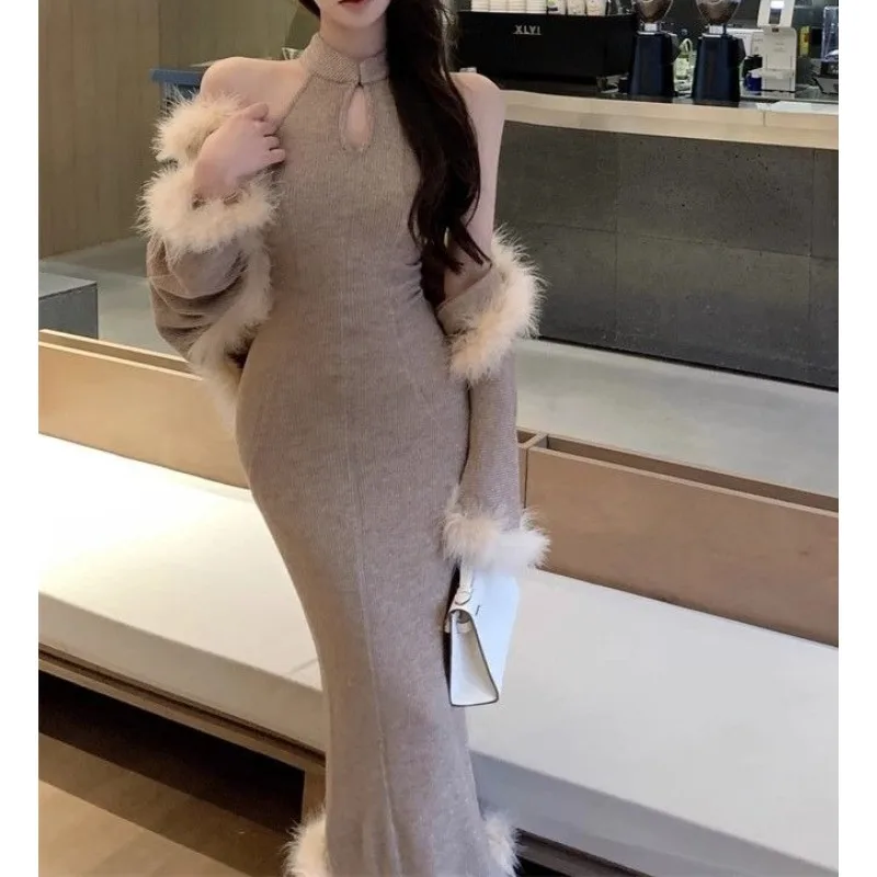 ชุดสไตล์ Pure Desire แบบเรโทร ผ้าถักผสมขนสัตว์ ผ้าคลุมไหล่แบบโค้ทสำหรับผู้หญิง ฤดูใบไม้ร่วงและฤดูหนาว ดีไซน์คอ halter ทรงเข้ารูป กระโปรงทรงดินสอ