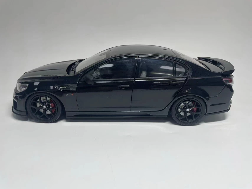 1:18 هولدن HSV GTSR HERON نموذج سيارة سيدان فاخر محاكاة دييكاست سيارة سبيكة معدنية نموذج سيارة جمع الهدايا