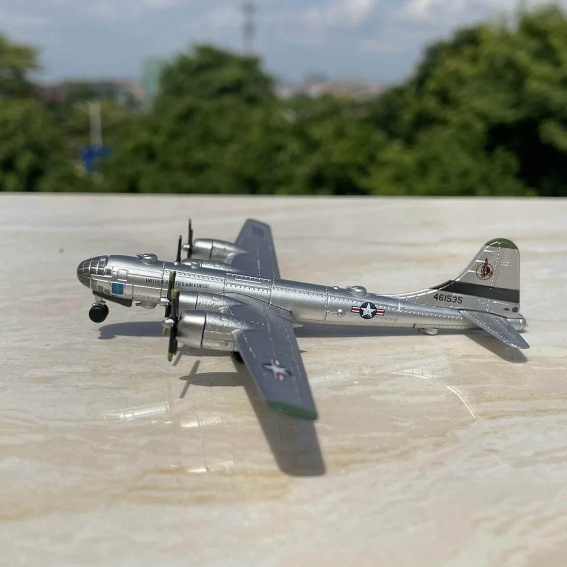 1/300 New To The Bargain Die cast Metal American B29 Super Air Fortress Bomber Model Furniture Show Collection Toys For Children