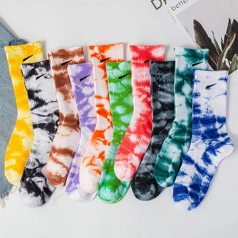 Women\'s Cotton Tube Socks Street Sports Style Basketball Sock New Products for Autumn and Winter Thick Tie-dye Middle Tube Socks