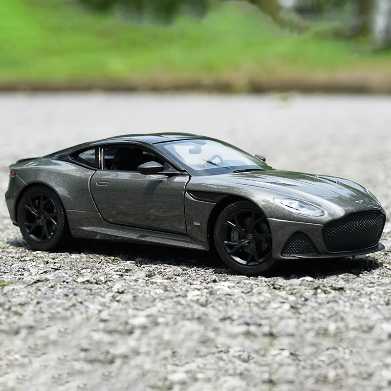 WELLY 1:24 Aston Martin DBS Superleggera Alloy car model crafts Ornaments Collection toy tool gift Diecasting Model Gift B156