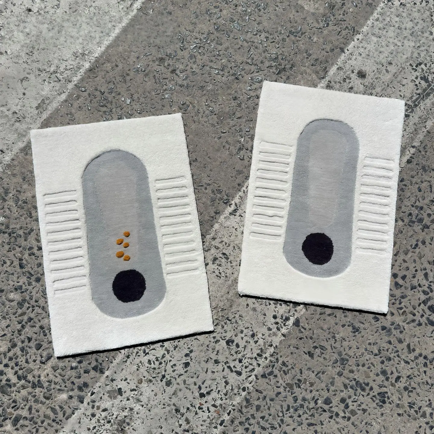 VIKAMA Creative Fun Squat Toilet Carpet Abstract Trendy Bedroom Bedside Bathroom Doorway Carpet Home Decoration