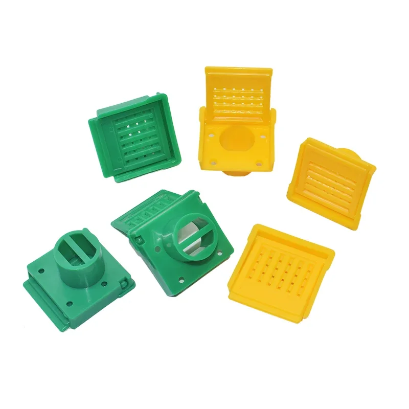 Langstroth Dadant Beehive Entrance Plastic Bee Box Entrance Reducer Gate Control Bees In and Out Beekeeping Tool