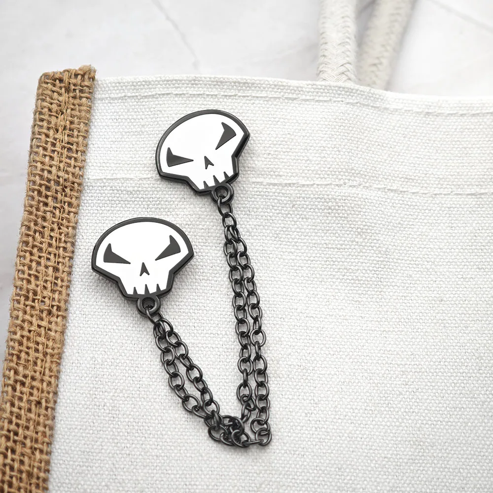 Halloween Gothic Doppel-Totenkopf-Kettenbrosche, Punk-Skelettkopf-Metallabzeichen, Kragenpin, Quasten-Ketten-Reversnadeln, Schmuckgeschenk – Detail 7