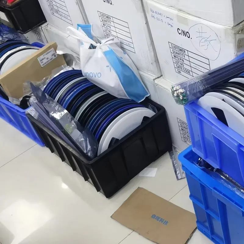 10/50 قطعة 100% جديد BTA204S-800E BTA204S-800 204S8E TO-252 شرائح