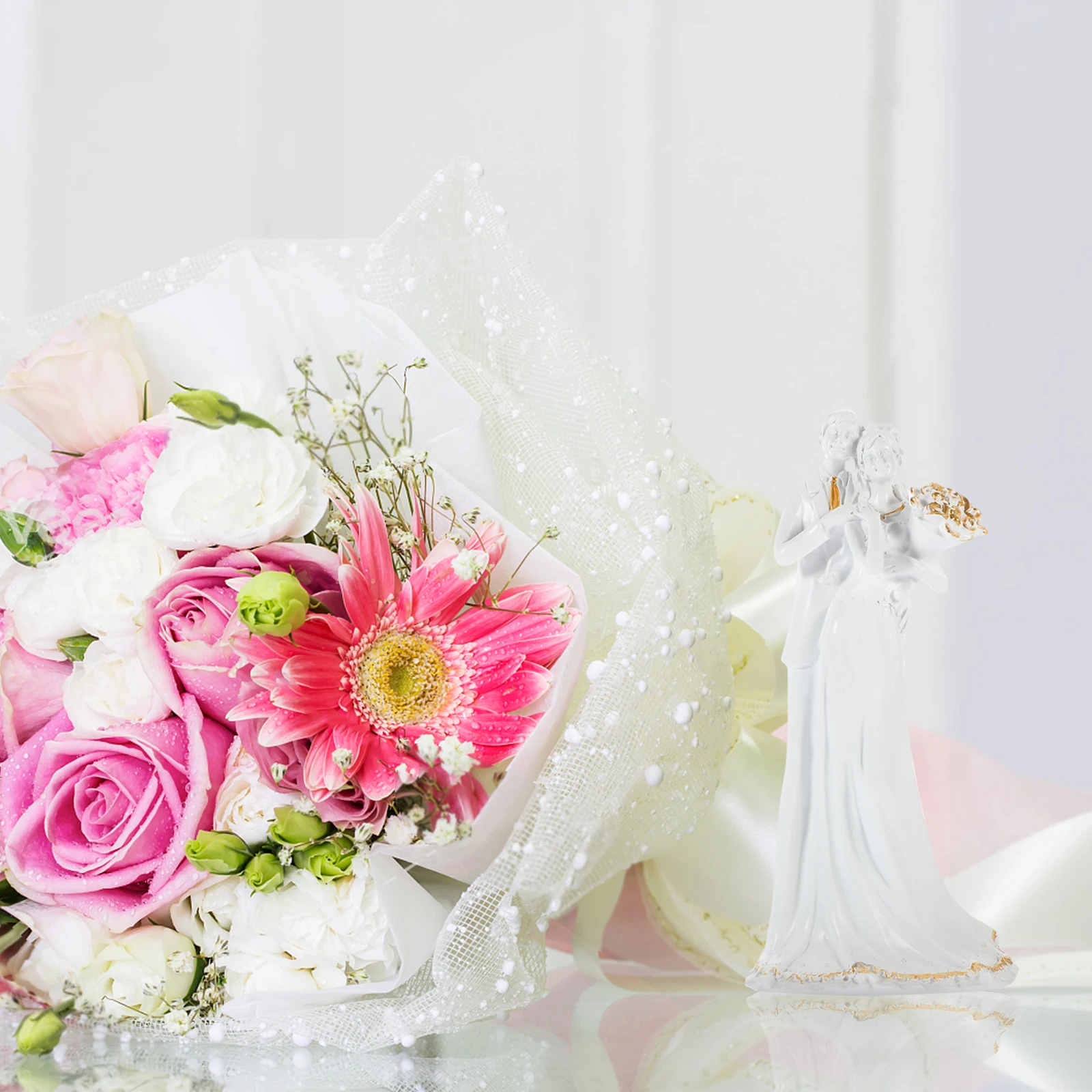 

Wedding Bride Groom Statue Resin Couple Decor Romantic Home Office Desktop Ornament for Valentine's Day Gift Decoration