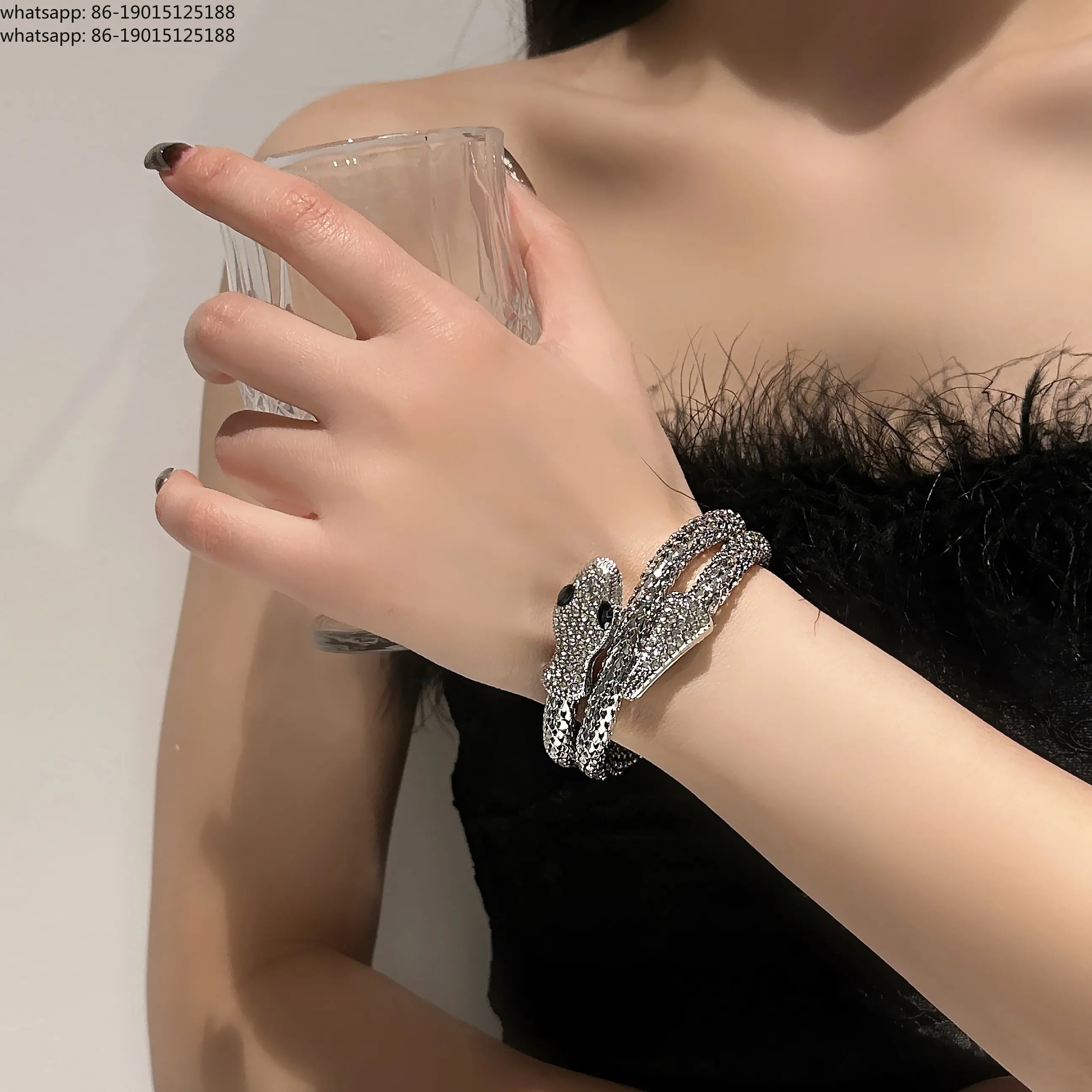 Personalized niche exaggerated punk serpentine winding alloy zircon bracelet bracelet bracelet female