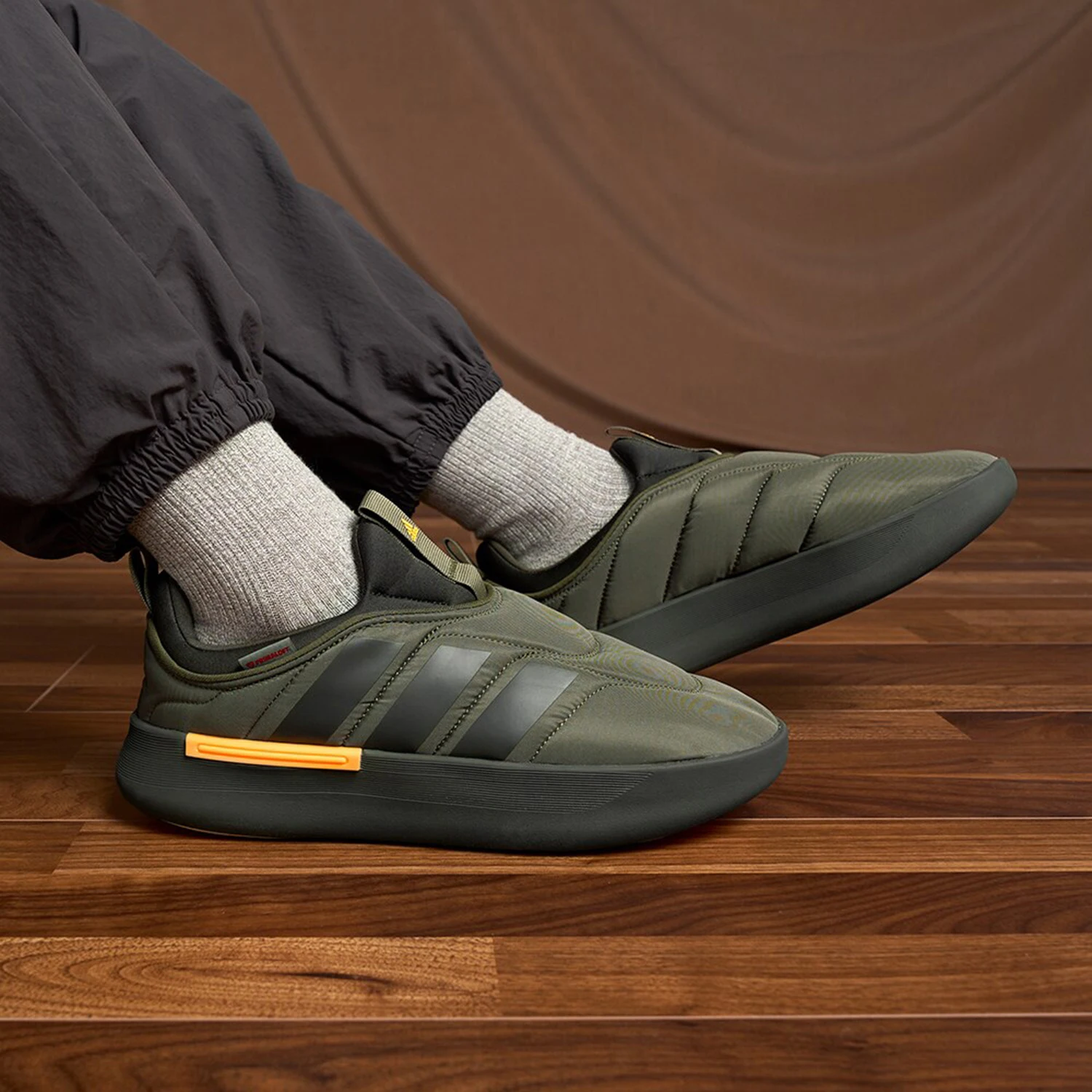 حذاء Adidas الرسمي الأصلي ADIPUFF للجنسين دافئ، مقاوم للاهتراء، ممتص للصدمات كاجوال IF4228