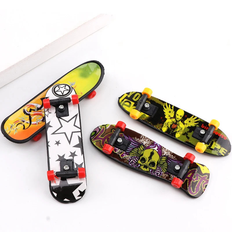 Stampa professionale di plastica Finger Skateboard Mini Desktop Puzzle creativo Fingertip sport Scooter giocattoli Puzzle per bambini