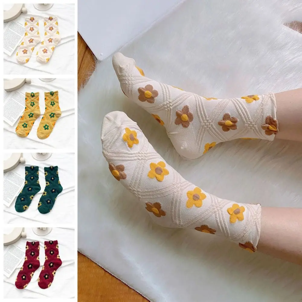5Pairs Trendy Sweet Women Cotton Socks Breathable Floral Mid Tube Socks Girls Hosiery Embroidery Autumn Flower Socks for Women
