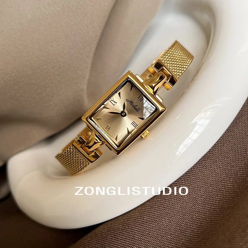 New Stylish, Luxurious, And Sophisticated Minimalist Square Quartz Women'S Watch 2026 Model.  A High-Quality, Premium Timepiece.