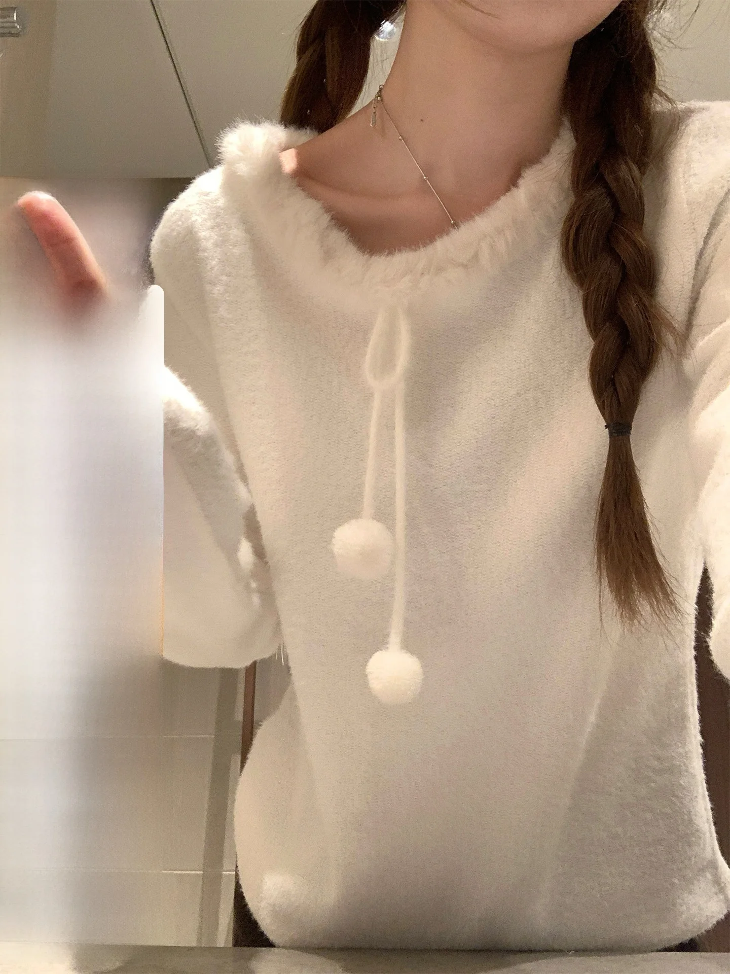 

Новая женская модная футболка Holli Korean Sle Soft Plu Ball T-shirt, осенне-зимняя коллекция 2025, нежная и уютная