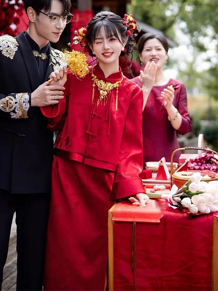 

Новый китайский свадебный костюм-двойка для невесты: наряд для входа в зал, повседневная одежда, маленький размер, винный цвет, для женщин