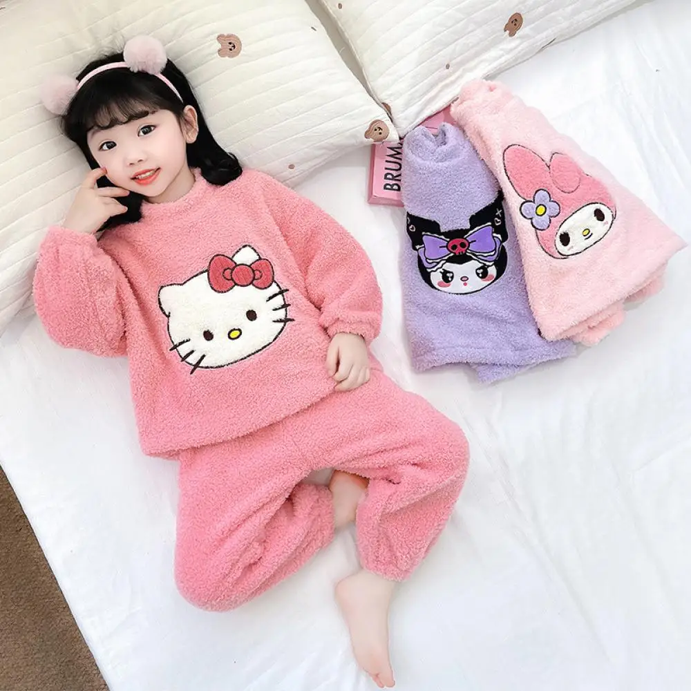 

2 шт. детские плюшевые пижамы «Hello Kitty» Kawaii Kuromi Sanrios, аниме, осенний милый фланелевой топ и штаны с героями мультфильмов для девочек, теплая домашняя одежда