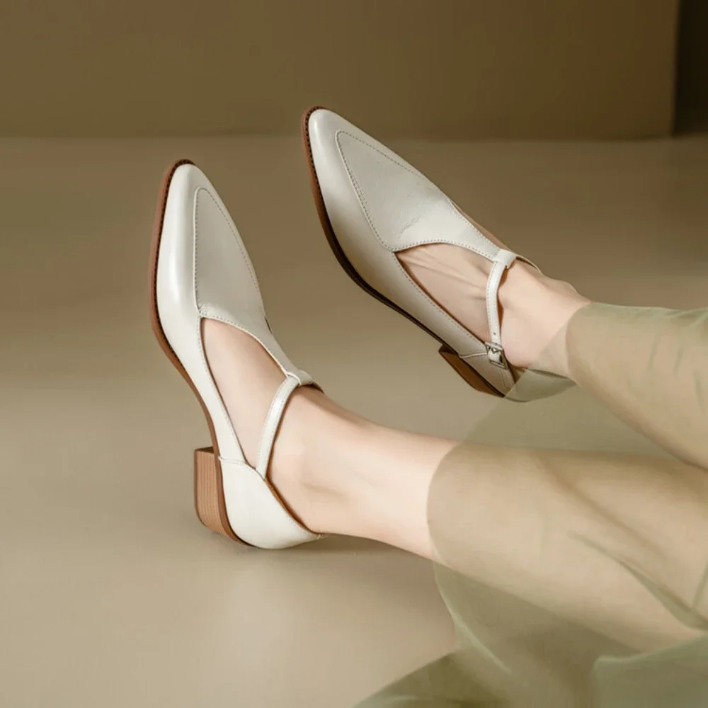 Retro pointed small leather shoes, spring 2024 new fashion casual loafers, women's buckle, single shoes