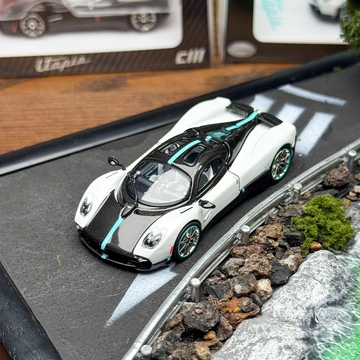 Modèle CM 1: 64 modèle de voiture en alliage de supercar Pagani Utopia