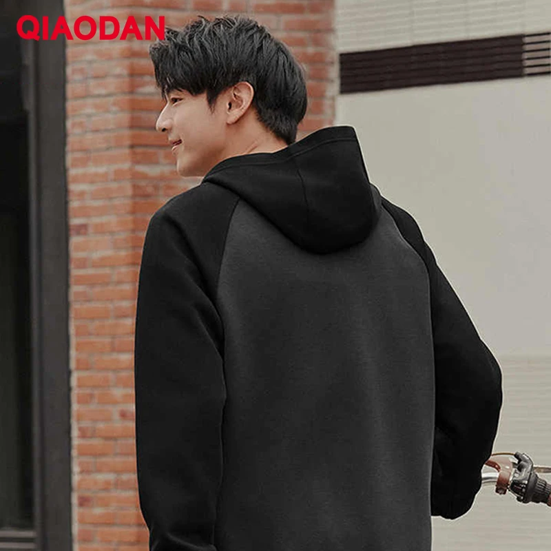 QIAODAN Sports Hooded Sweater Men's 2025 Winter Couple Contrasting Colors Loose Velvet Breathable Versatile Jumper QXEWD3253006A