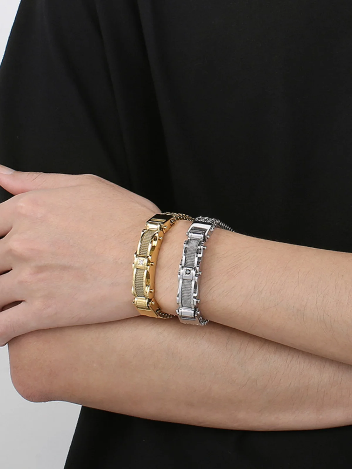 Faionable Titanium Steel Bracelet for Men Punk Ro Personali Curved Bae Motorcycle Sle Retro Creative Jewelry Accory