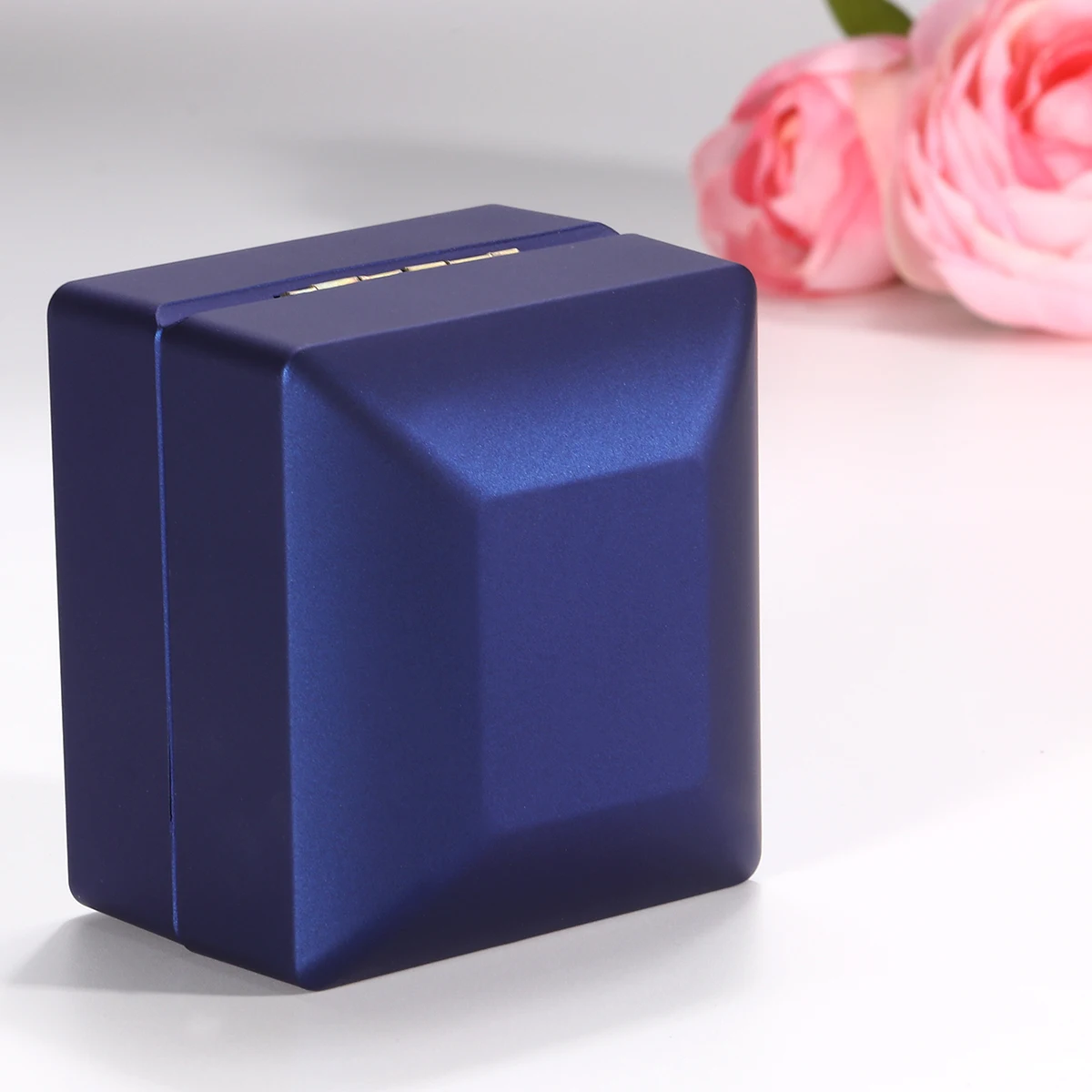 

Led Lighted Jewelry Gift Box Ring Holder Case Blue Dustproof Durable Rubber Interior Wear Resistant Elegant Chic Design Easy