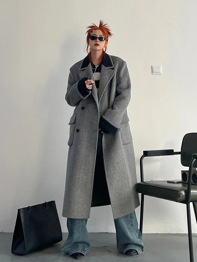 Solid and Stylish Vintage Wool Blend Coat for Women, Block-Color Long Jacket with Thickened Fabric for 2024 Autumn Winter