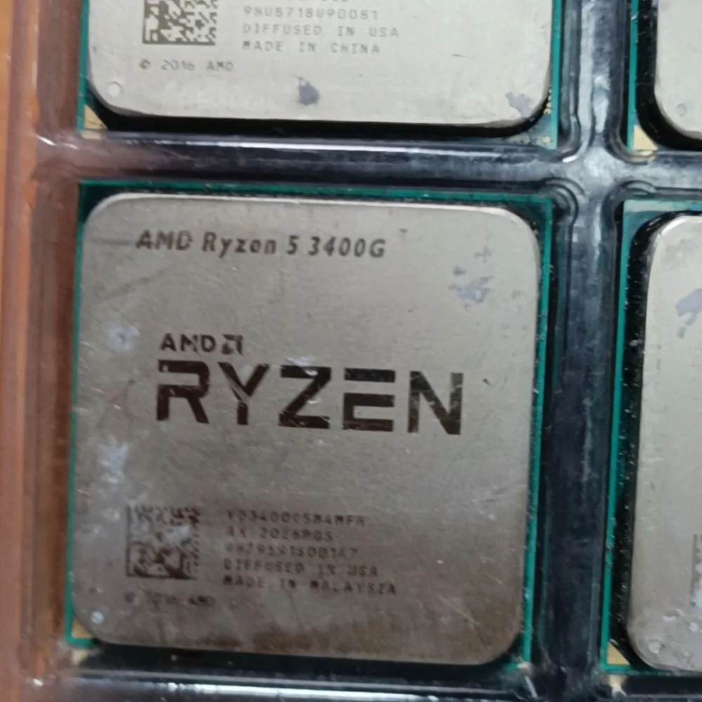 AMD Ryzen 5 3400G R5 3400G 3.7 GHz Quad-Core Eight-Thread 65W L3=4M YD3400C5M4MFH Socket AM4 CPU Processor