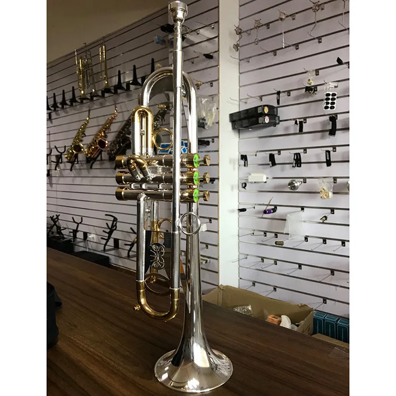 

Two-tone silver plating trumpet B-flat silver plated brass trumpet I just learned to play an instrument professionally