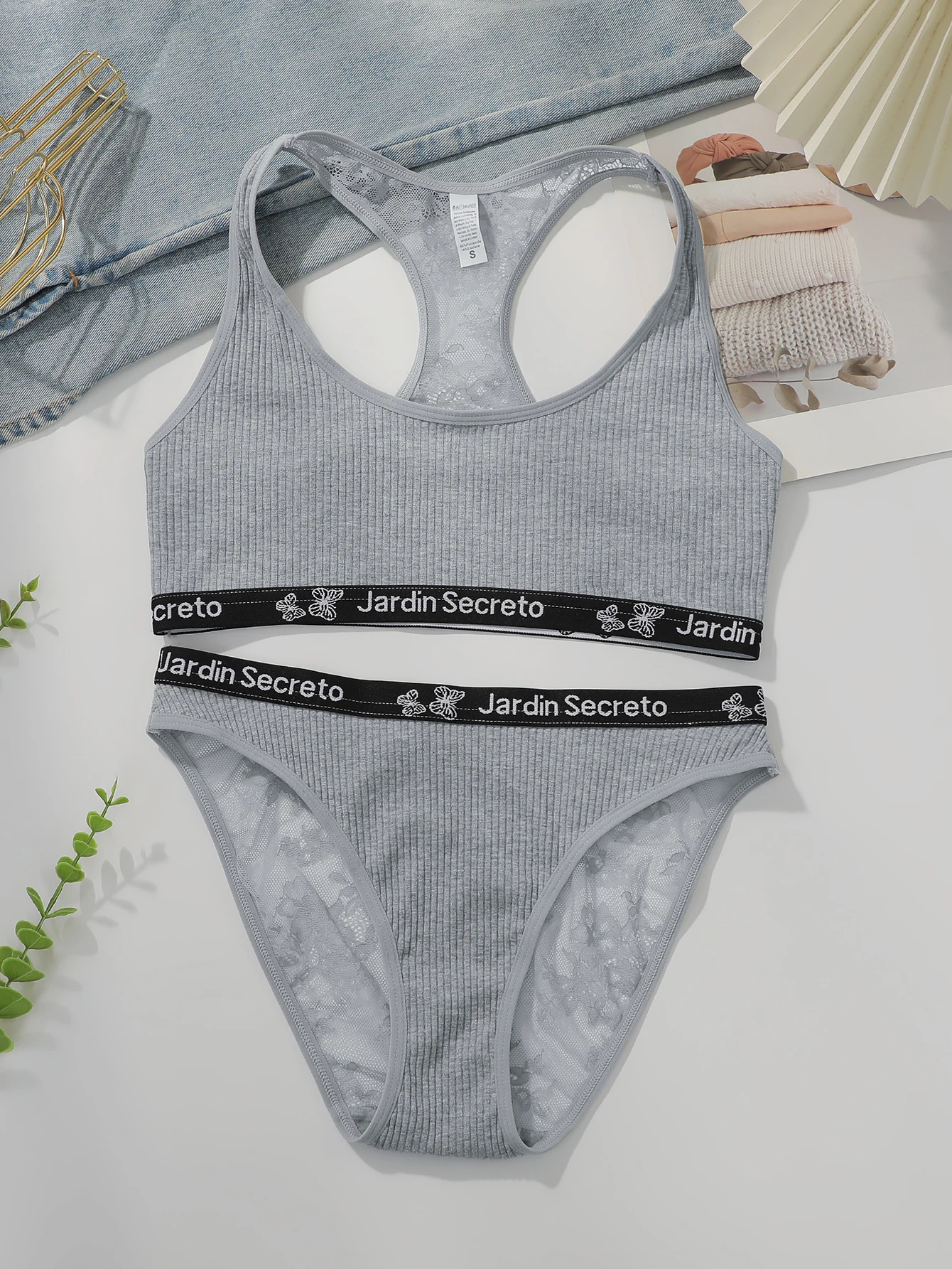Nuevo conjunto de Bralette y b - Bralette Triangle Set reseña y precio