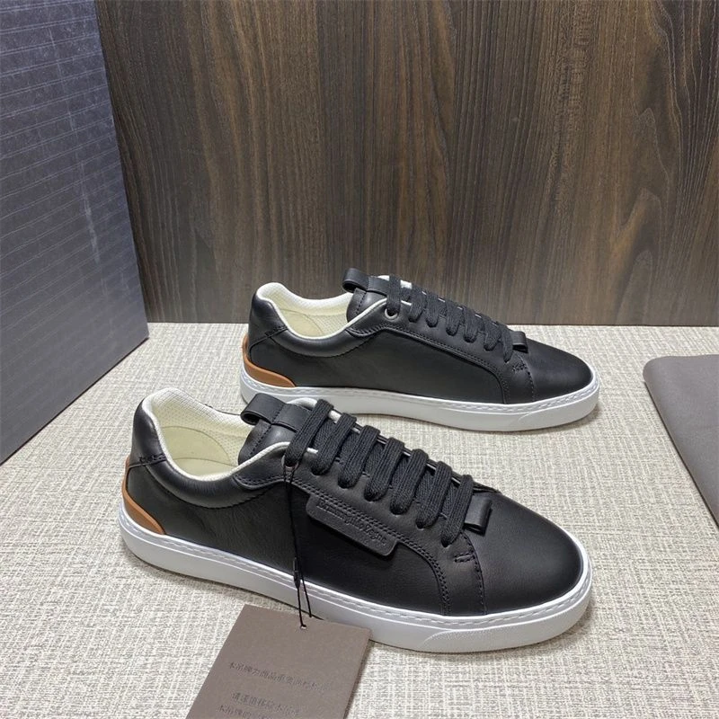 2024 New Casual Men Shoes Fashion Concise Skateboarding Shoes Comfortable Genuine Leather Leather Shoes Low Top Walking Sneakers