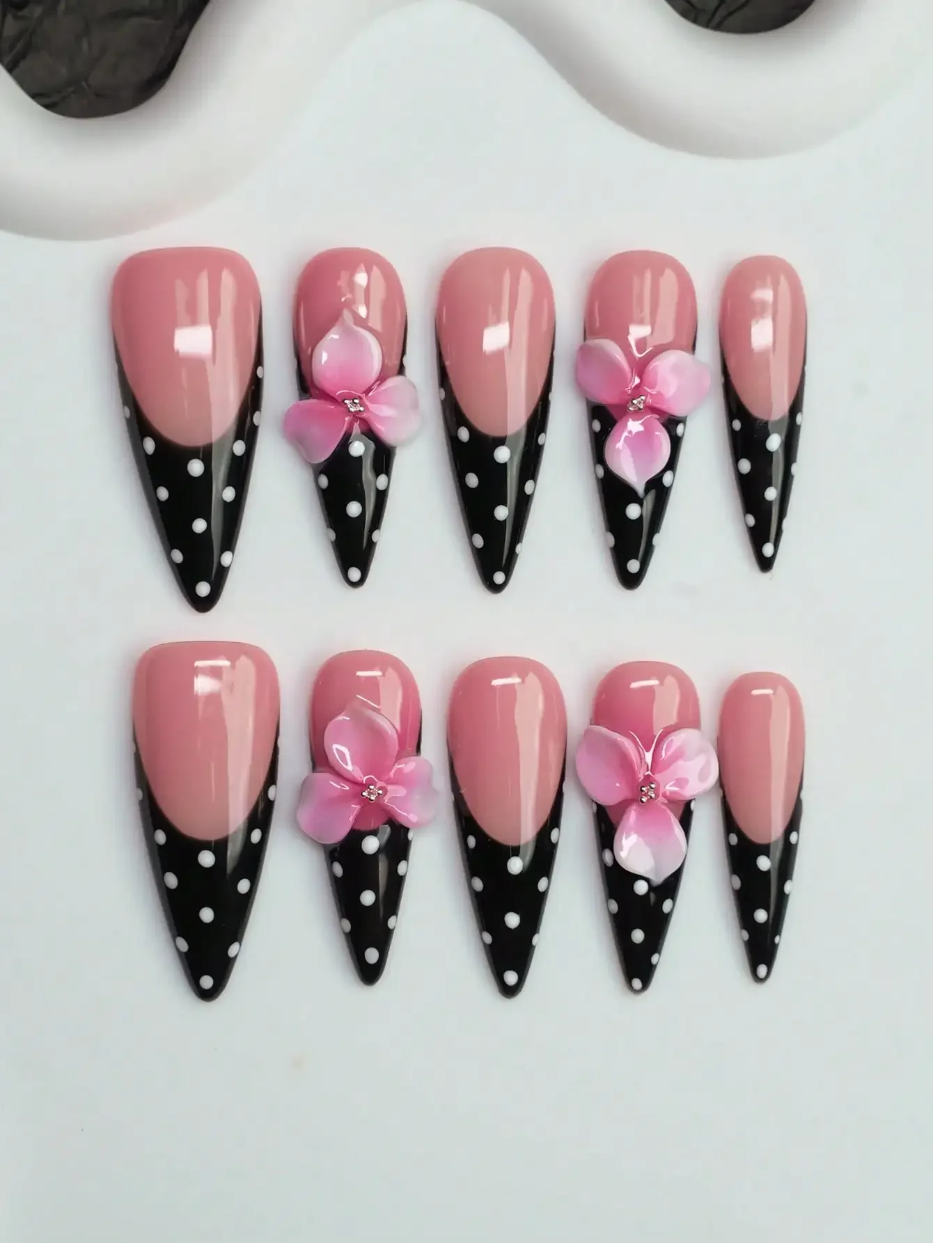 

10pcs Handmade Almond-Shaped Y2K Baddie Style Press-On Nails, Nude & Black Color With French Tips, Polka Dots, Studs, Engraved Designs, Suitable For Party, Wedding, Daily Wear, Includes Tool Kit, Great Gift For Women & Girls