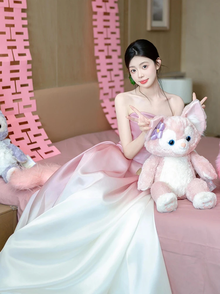 

Bride Satin Halter Neck Long Dress Fashionable Travel Shoot Wedding Dress with Bow Detail mid Waist No Sleeve Floor Length