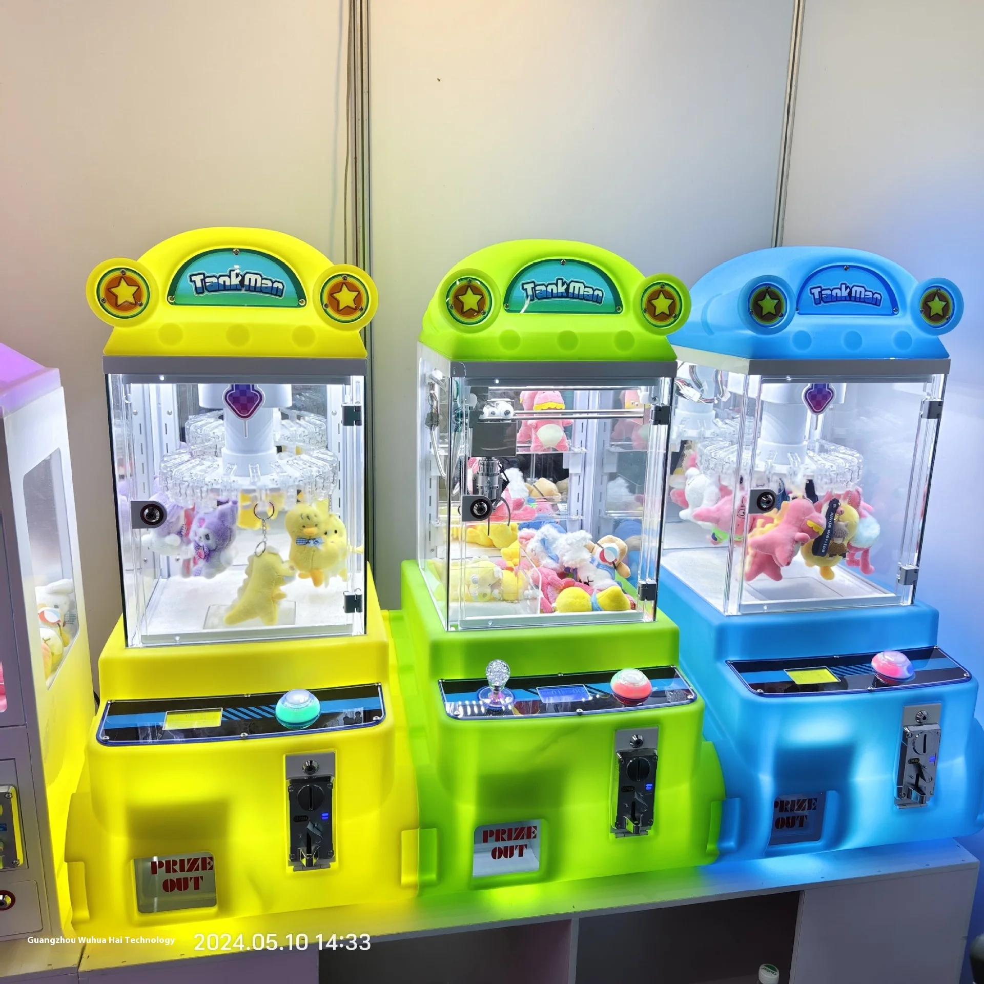 Mini English Language Claw Crane Machine Small Plastic Vending Game & Plush Machines