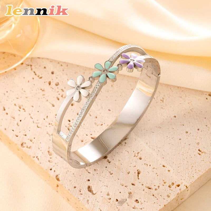 LENNIK Hochwertiges Temperament, vergoldetes Diamant-Armband, modisches Öl tropfendes Gänseblümchen-Armband für Frauen