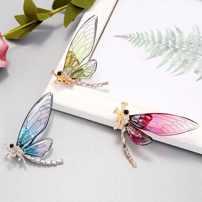 Dragonfly Brooches for Female Acrylic Crystal Coat Brooch Female Fashion Creative Clothing Pin Insect Jewelry Gift