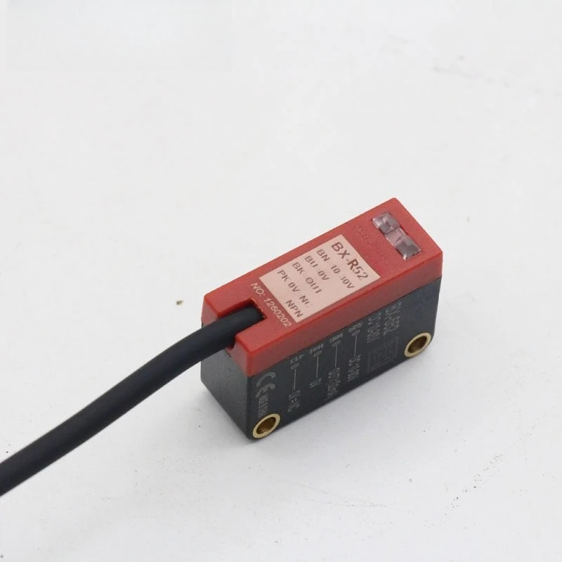 

Long-distance Focusing Point Mirror Regression Sensor Switch BX-R52 Detects 0-10 Meters Without Blind Spot