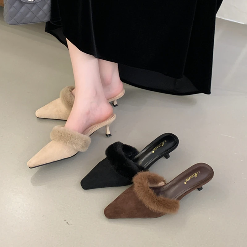 

SUOJIALUN 2025 Autumn New Brand Women Slipper Fashion Fur Close Toe Slip On Mules Shoes Thin Low Heel Dress Ladies Elegant Slide