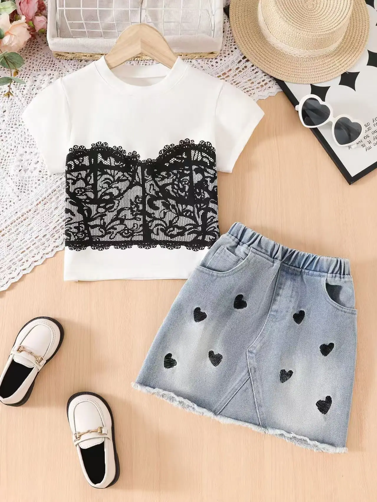 

Girls' Spring and Summer Short Sleeved T-shirt Children's Short Sleeved Top Girls' Denim Skirt Two-piece Set