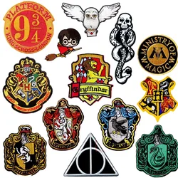 Harries pegatinas de tela insignia de Gryffindor figuras de juguete DIY Slytherin Ravenclaw Hogwarts brazalete Potters pegatinas de tela bordadas