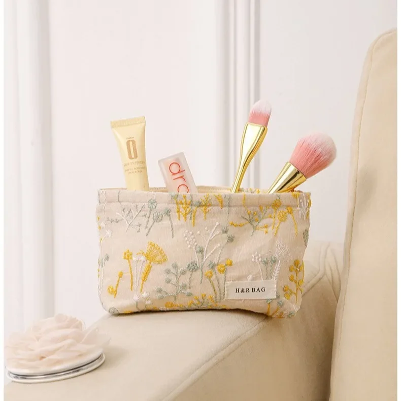 L/S Floral Embroidered Makeup Bags Cosmetic Bag Women Clutch Bag Coin Purse Coin Pouch Makeup Pouch Travel Cosmetic Organizer