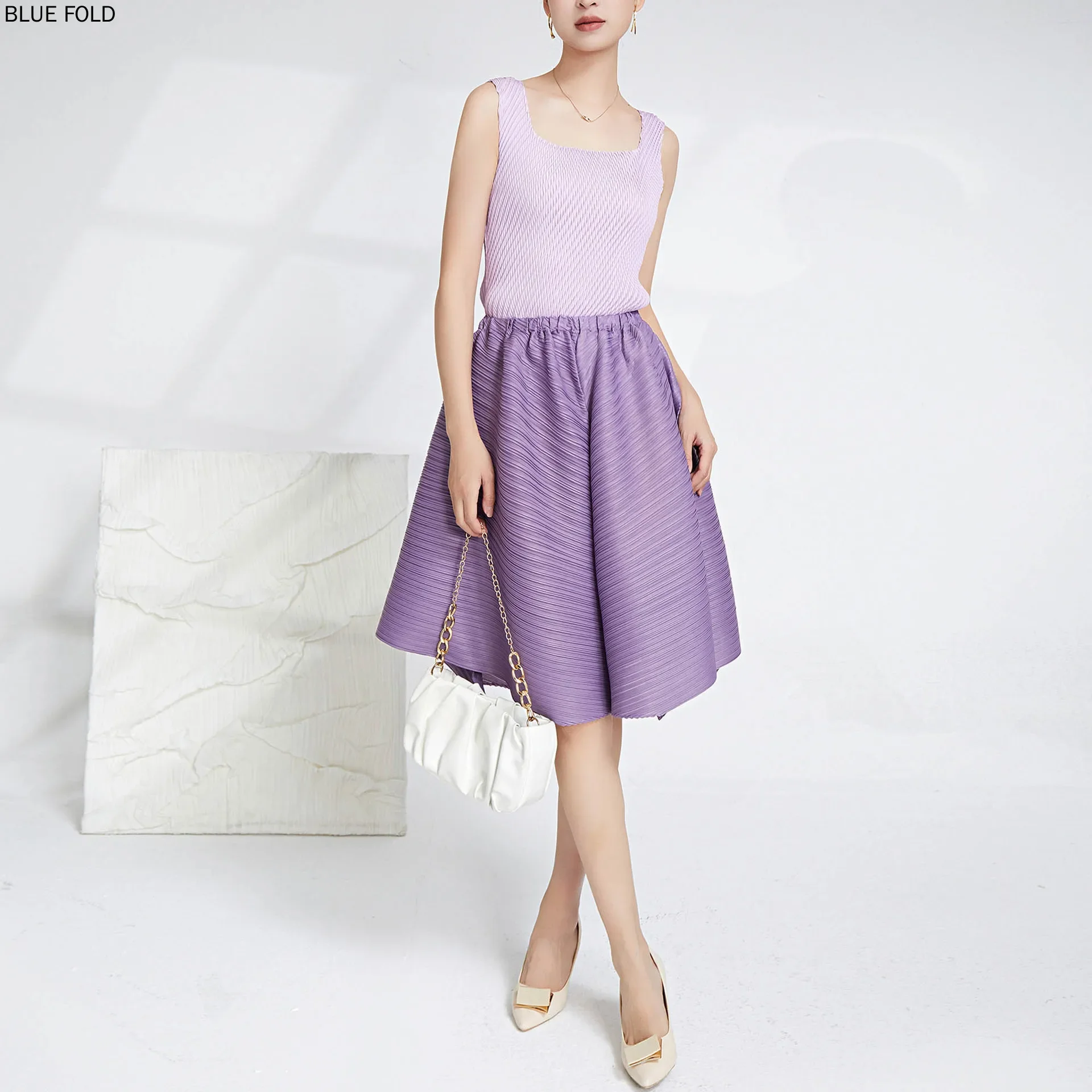 Miyake Falten-Shorts, lässig, für Damen, Sommer, hohe Taille, locker, große Größe, Fleisch-Shorts, Maske, dünn, Design-Sinn, alles passend, weites Bein