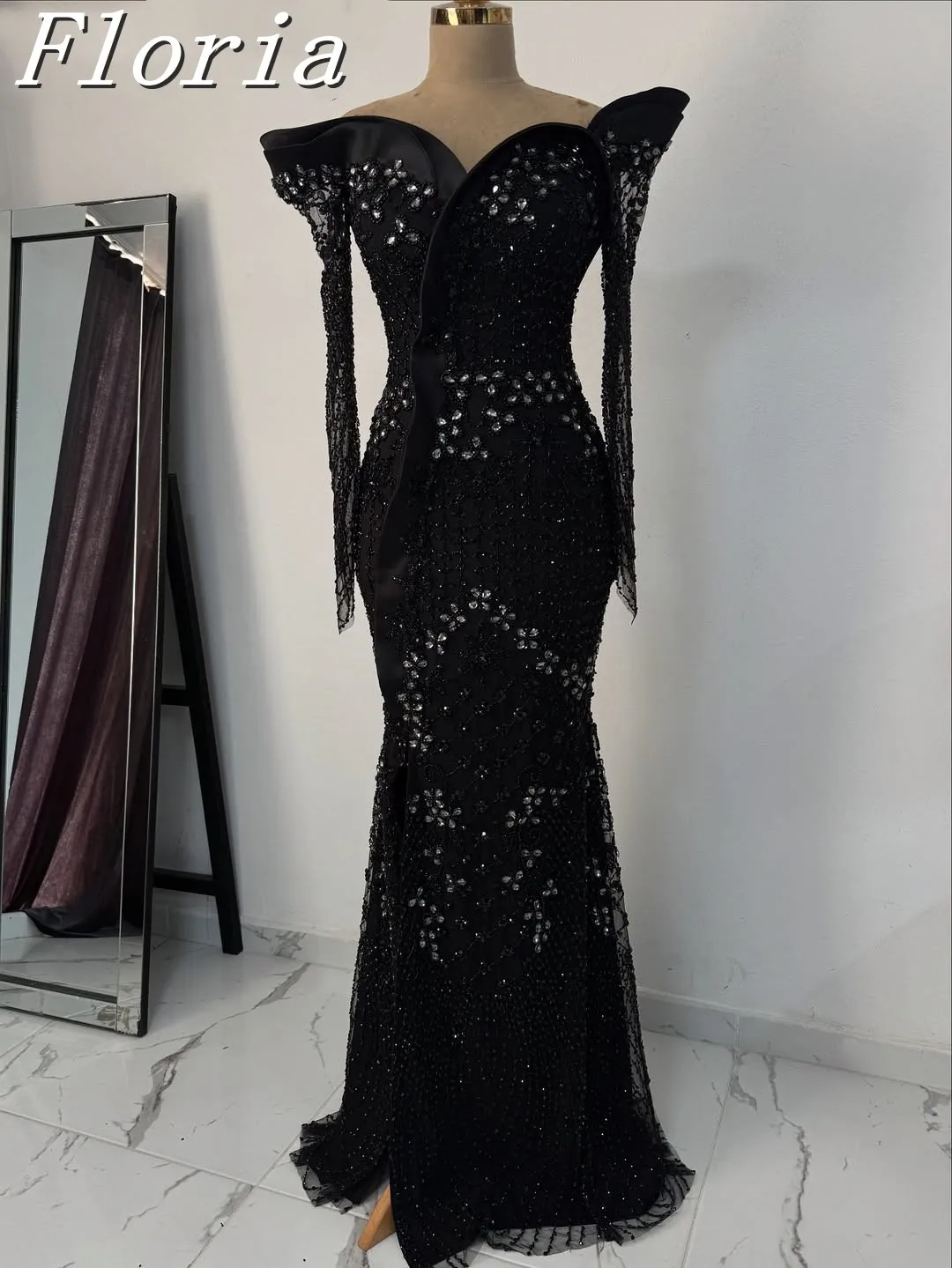 

Customized Classic Black Beading Evening Dresses With High Side Slit High Quality Sliver Rhinestone Embellished Prom Party Dress