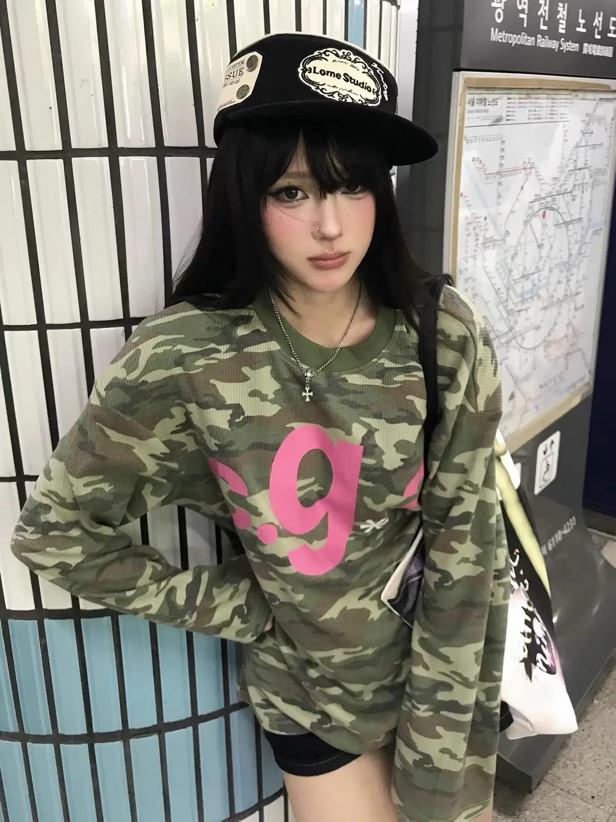 Seeslim T-Shirts im amerikanischen Camouflage-Stil, Damenbekleidung, langärmelig, Kleidung der 2000er Jahre, Y2k-T-Shirts, Damenbekleidung, Herbstoberteile. – Detail 3