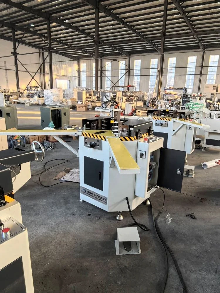 2025 New Design Hydraulic Aluminum Window Door Machine Factory Direct Sale Automatic Corner Combining Crimping Machine