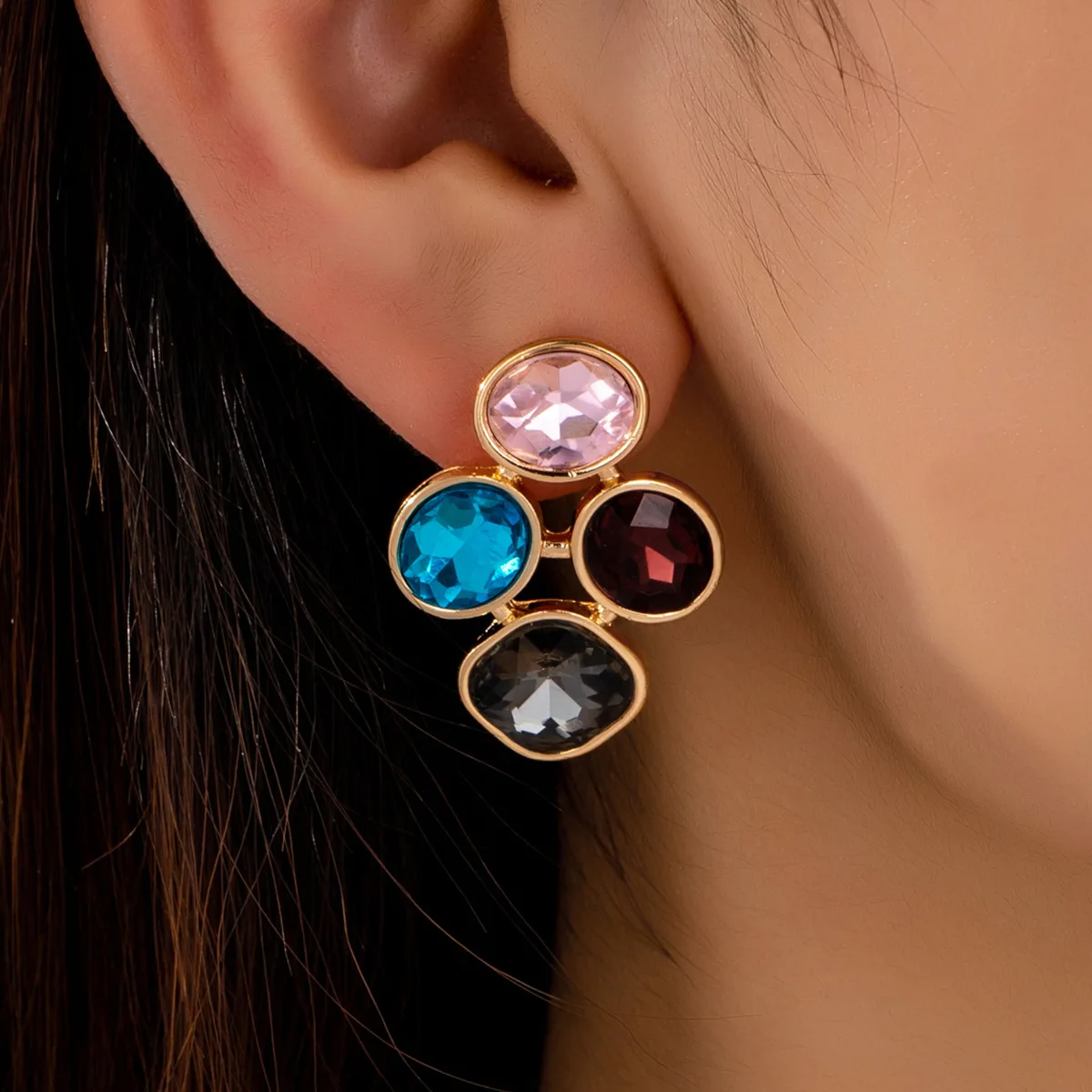 Vintage Elegant Multi‑Color Crystal Stud Earrings Women Creative Mixed Color Rhinestone Earrings for Wedding Party Jewelry Gifts