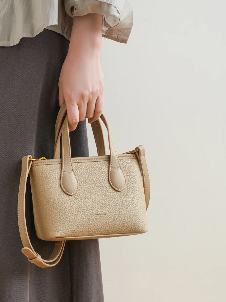 

Elegant City Women's Bucket Bag Single Shoulder Crossbody Purse Stylish Handheld Tote Soft PU Commuter Handbag