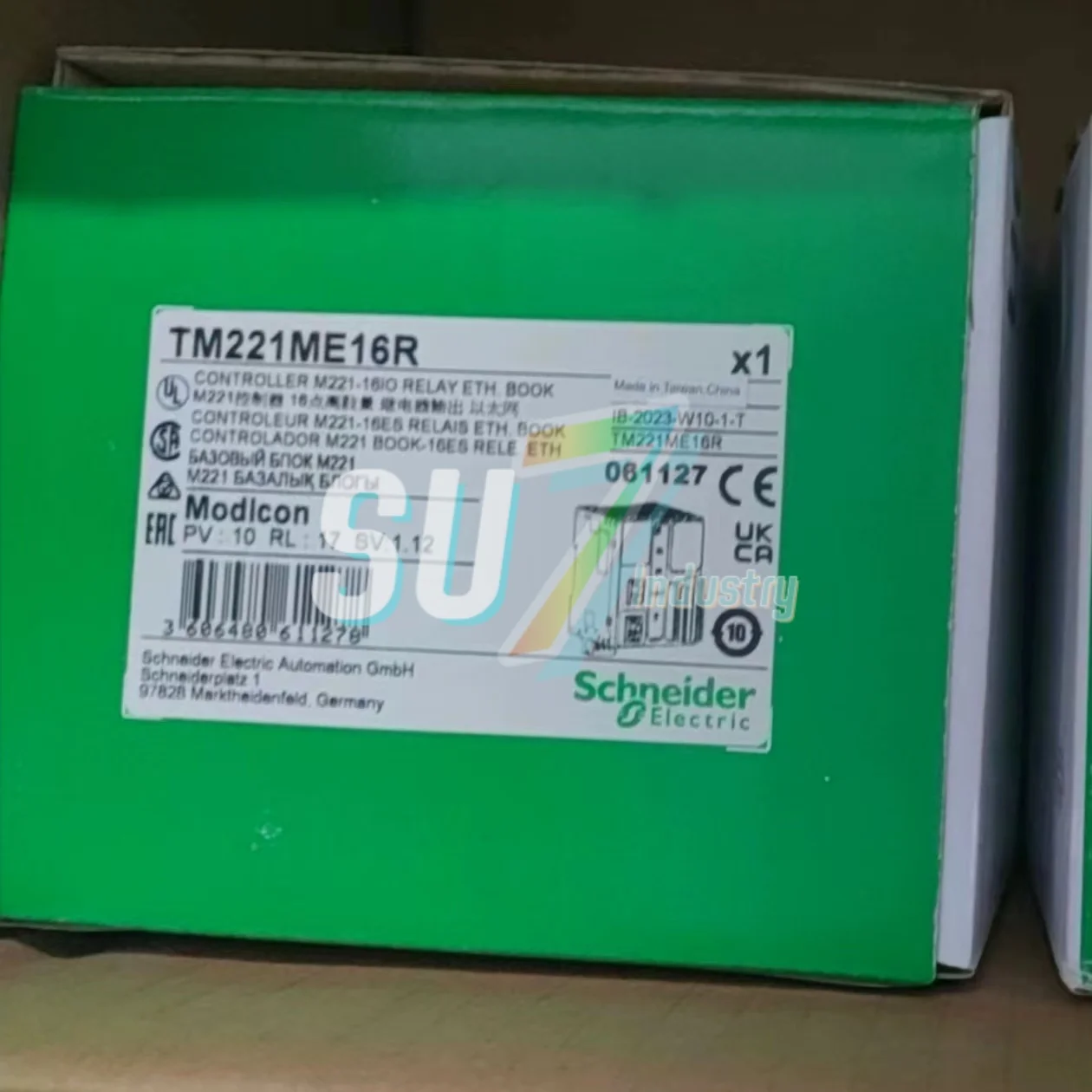 

TM221ME16R TM221ME16T New In box programmable controller