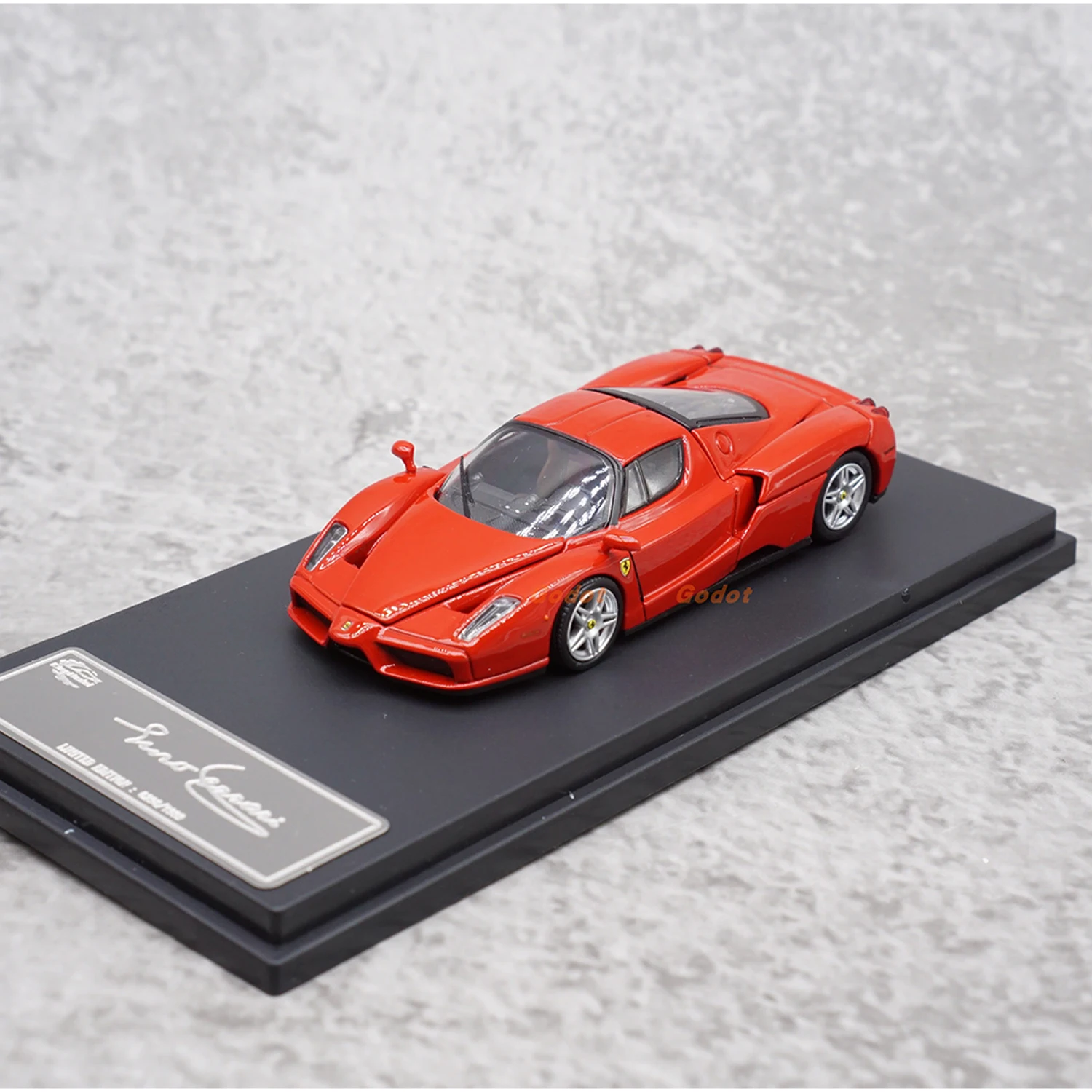 

King 1:64 масштаб литой под давлением сплав Ferrari ENZO игрушки для мальчиков спортивные автомобили модель классика ностальгия подарки для взрослых сувенирный статический дисплей