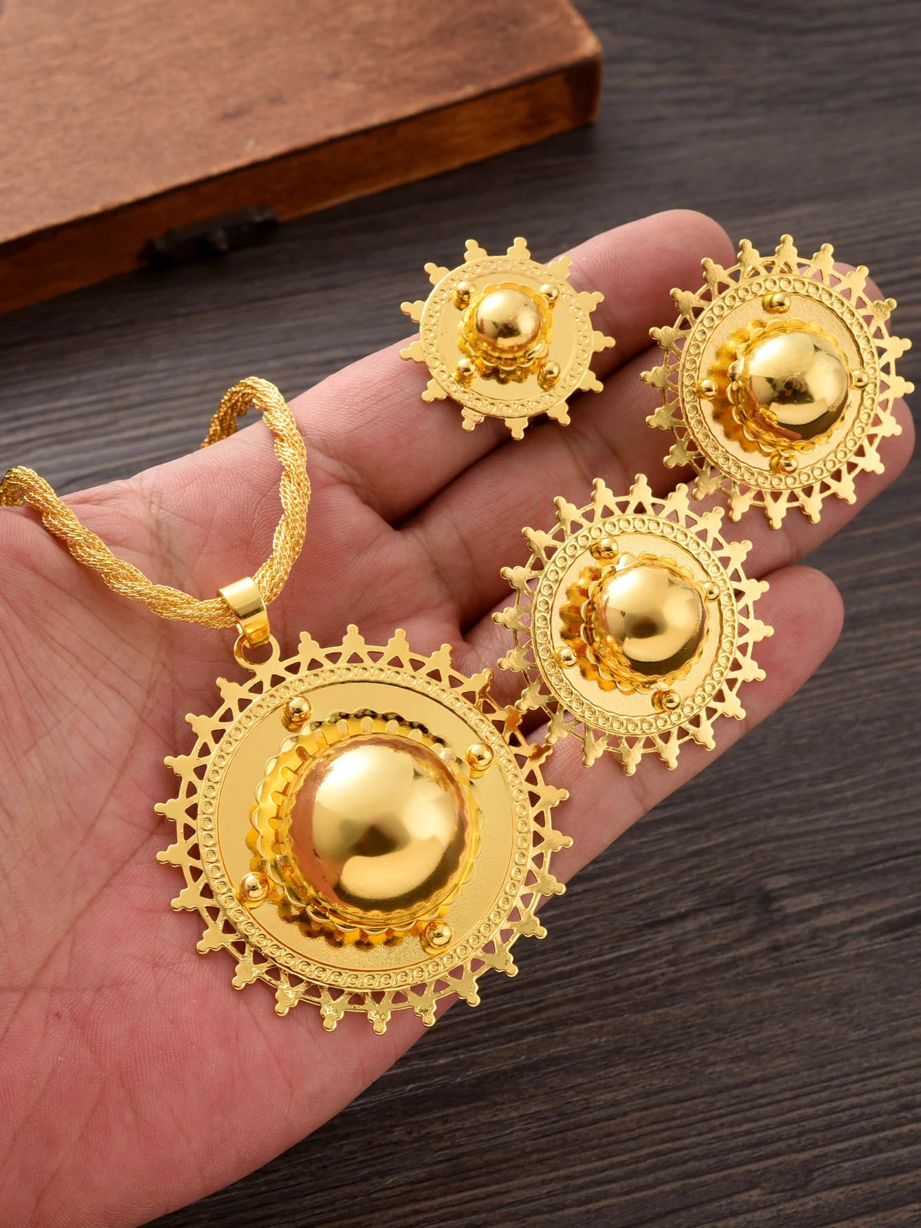 Saudi Arabia Ethiopia Golden Color Jewelry Set Gear Design Pendant Necklace Earrings Ring Bridal Wedding Gorgeous Gift